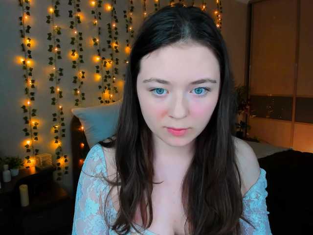AlluringLookk live cam on BongaCams