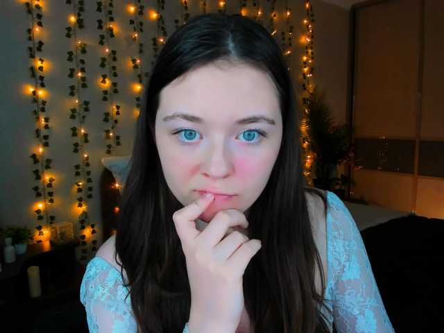 AlluringLookk live cam on BongaCams