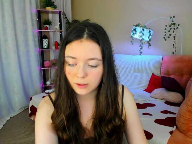 AlluringLookk live cam on BongaCams