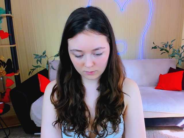 AlluringLookk live cam on BongaCams