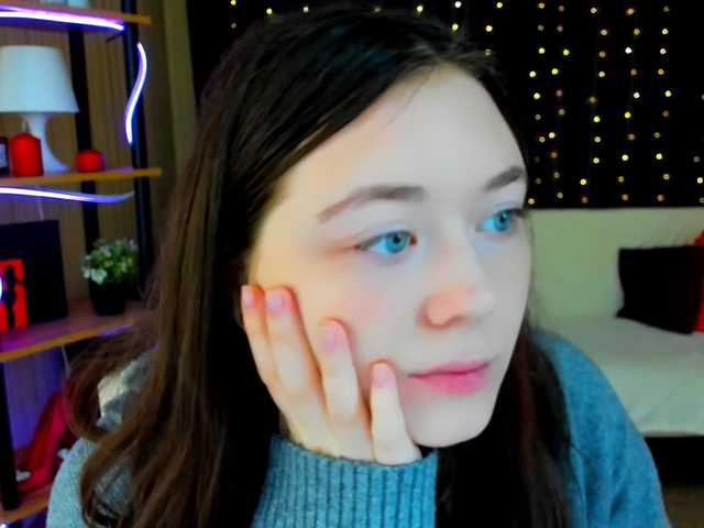 AlluringLookk live cam on BongaCams