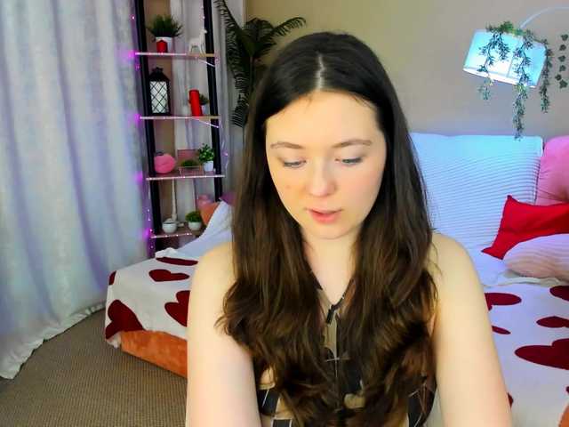 AlluringLookk live cam on BongaCams