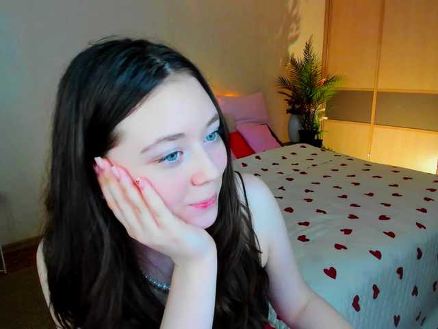 AlluringLookk live cam on BongaCams