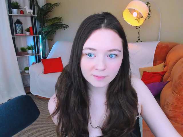 AlluringLookk live cam on BongaCams
