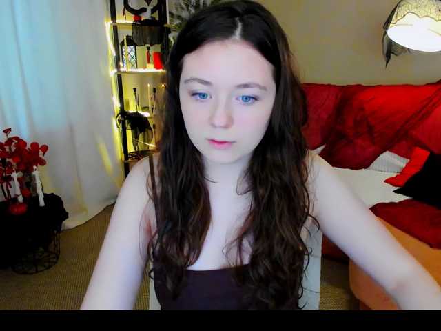 AlluringLookk live cam on BongaCams