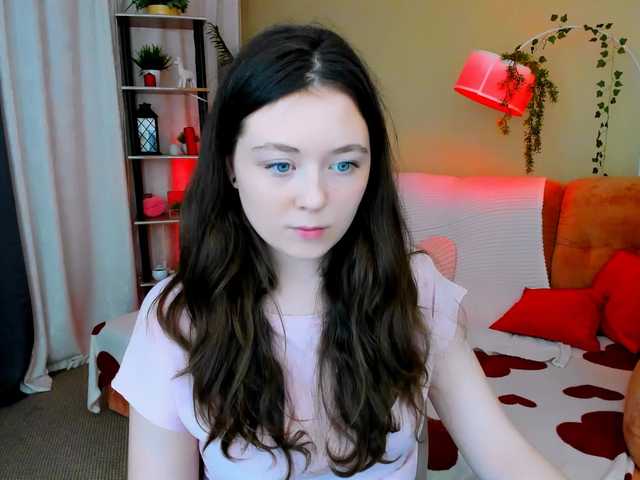 AlluringLookk live cam on BongaCams