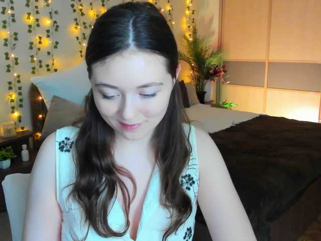 AlluringLookk live cam preview