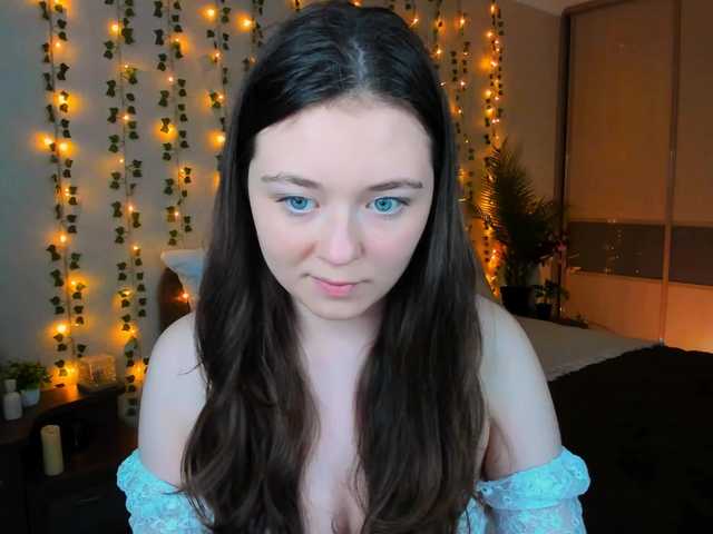 AlluringLookk live cam on BongaCams