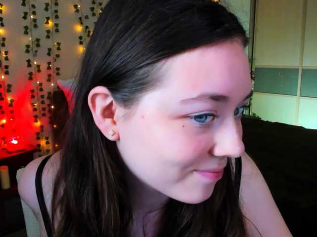AlluringLookk live cam on BongaCams