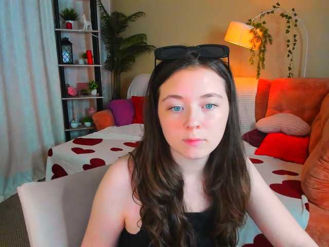 AlluringLookk live cam on BongaCams