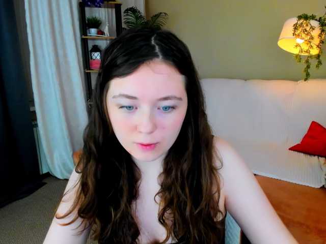 AlluringLookk live cam on BongaCams