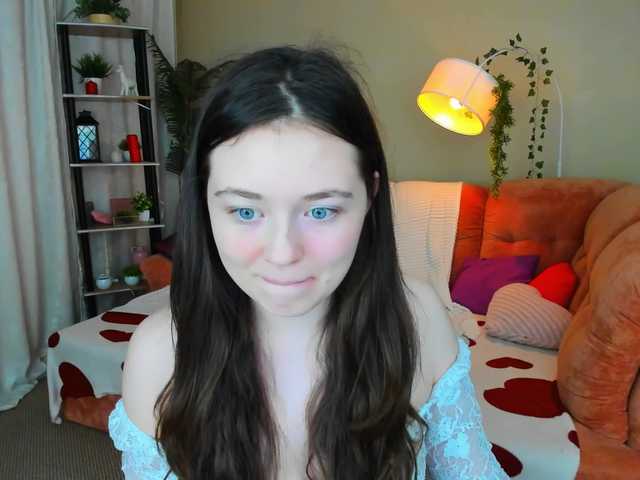AlluringLookk live cam on BongaCams