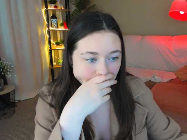 AlluringLookk live cam on BongaCams