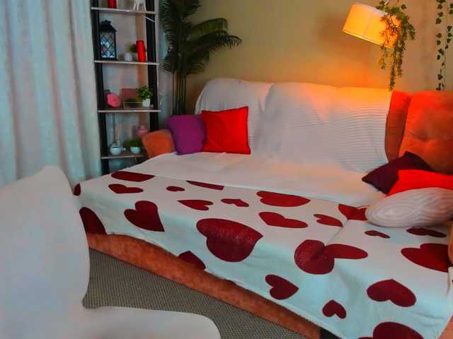 AlluringLookk live cam on BongaCams