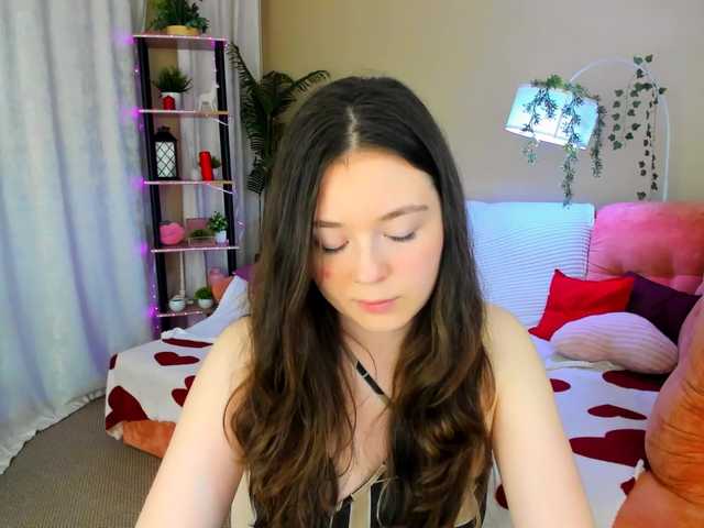 AlluringLookk live cam on BongaCams