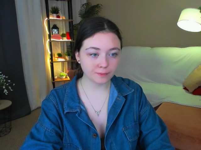 AlluringLookk live cam on BongaCams