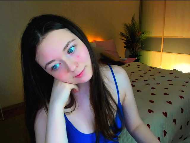 AlluringLookk webcam