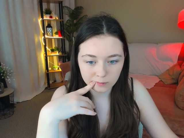 AlluringLookk live cam on BongaCams