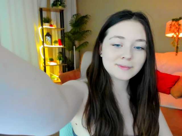 AlluringLookk, en vivo ahora en BongaCams