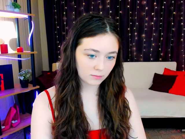 AlluringLookk live cam on BongaCams