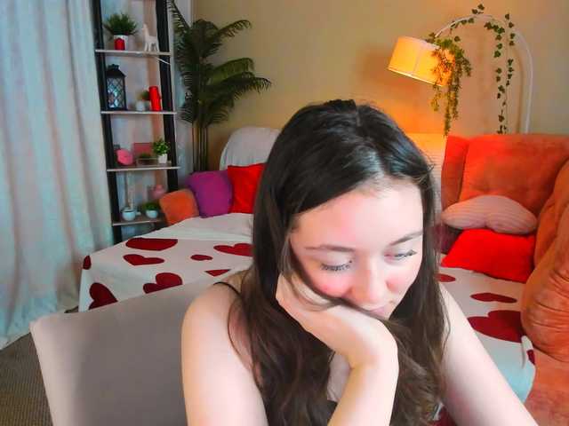 AlluringLookk live cam on BongaCams