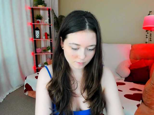 AlluringLookk live cam on BongaCams