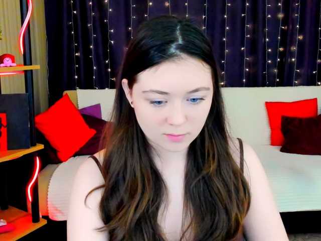 AlluringLookk live cam preview