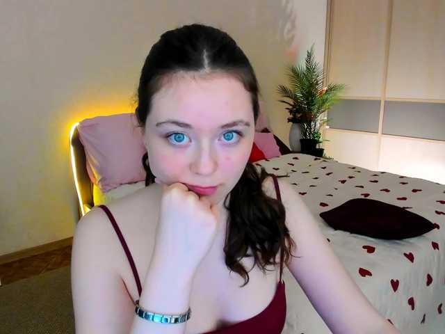AlluringLookk live cam on BongaCams