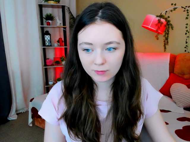 AlluringLookk live cam on BongaCams