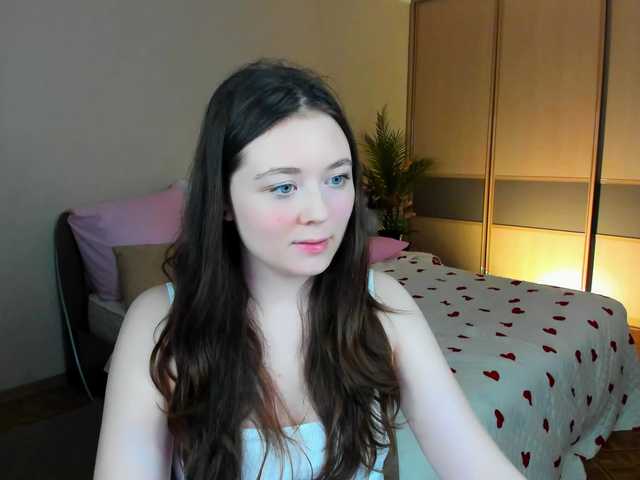 AlluringLookk live cam on BongaCams