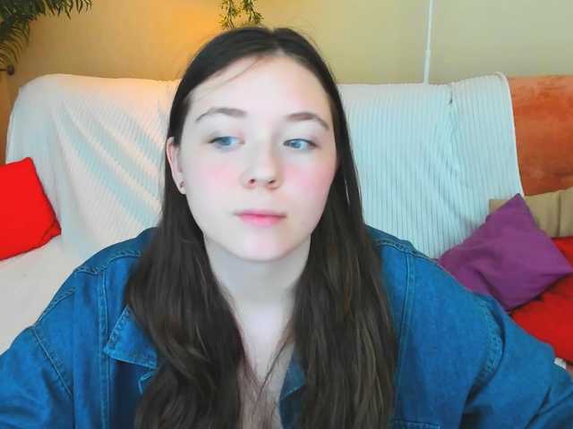 AlluringLookk live cam on BongaCams