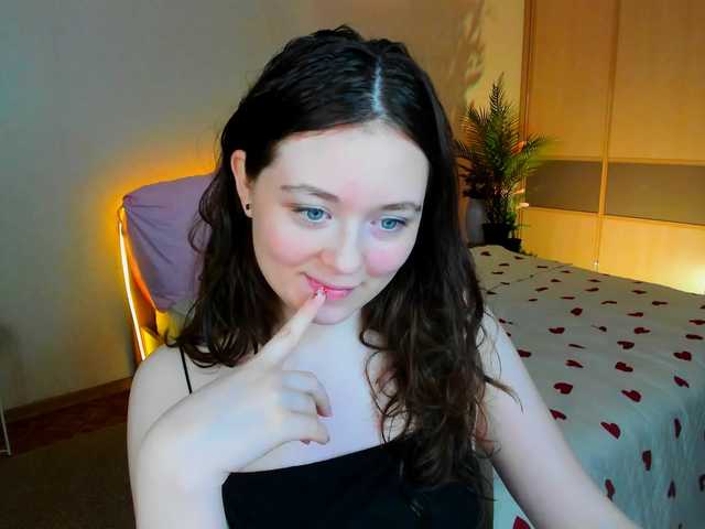 AlluringLookk live cam on BongaCams