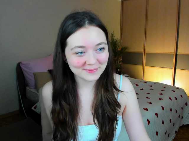 AlluringLookk live cam on BongaCams