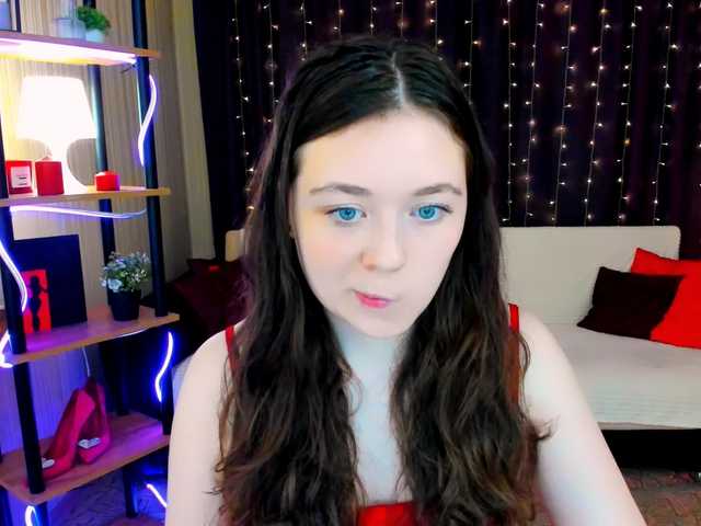 AlluringLookk live cam on BongaCams