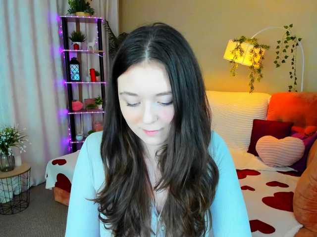 AlluringLookk live cam on BongaCams