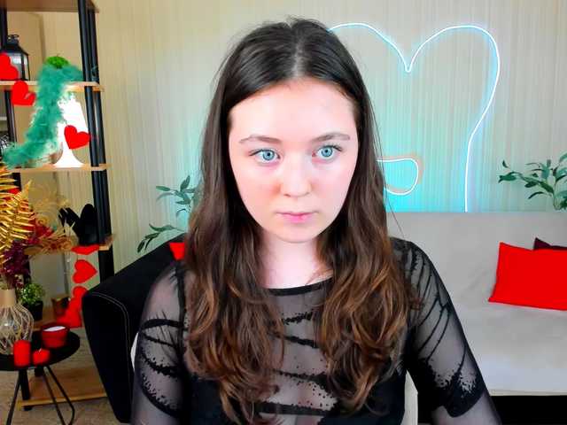 AlluringLookk live cam on BongaCams