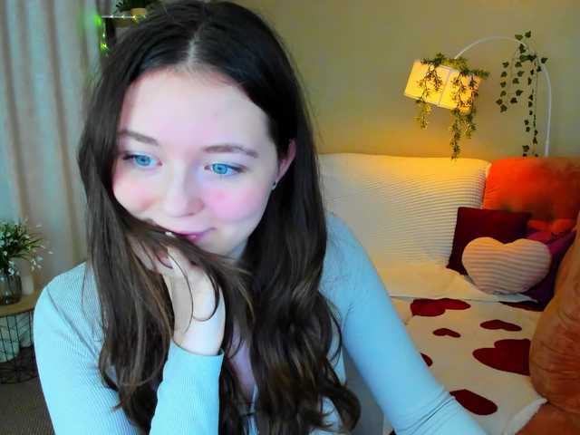 AlluringLookk live cam on BongaCams