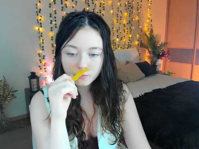 AlluringLookk live cam on BongaCams