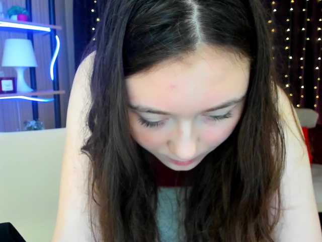 AlluringLookk live cam on BongaCams