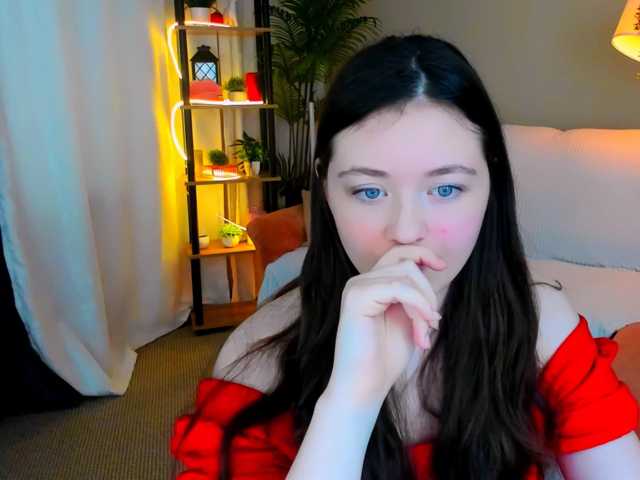 AlluringLookk live cam on BongaCams