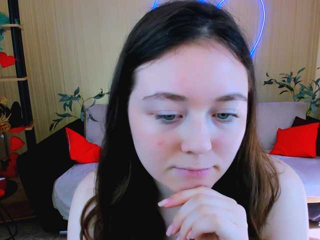 AlluringLookk live cam on BongaCams