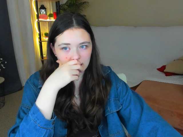 AlluringLookk live cam on BongaCams