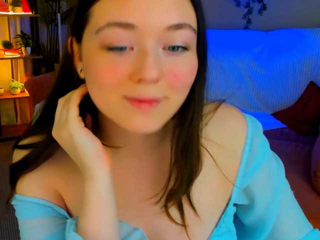 AlluringLookk live cam on BongaCams