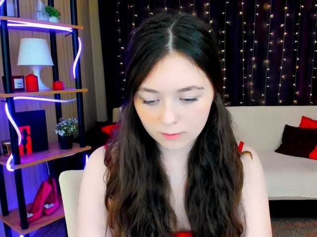 AlluringLookk live cam preview