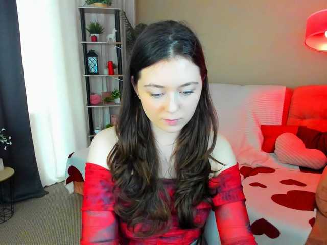 AlluringLookk live cam on BongaCams