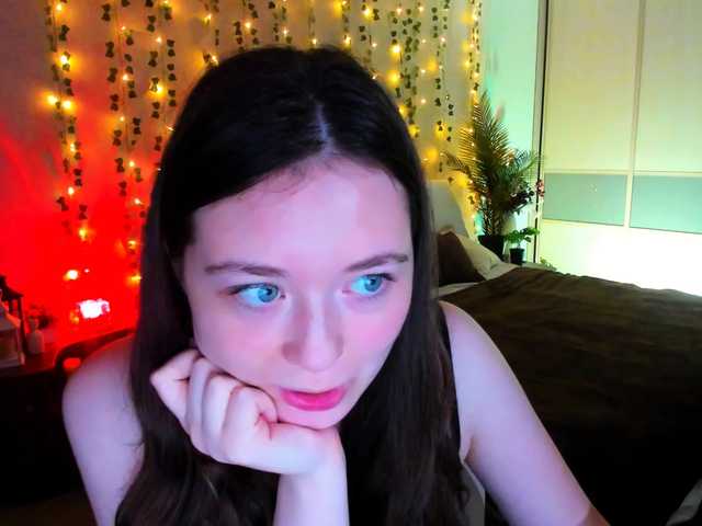 AlluringLookk live cam on BongaCams