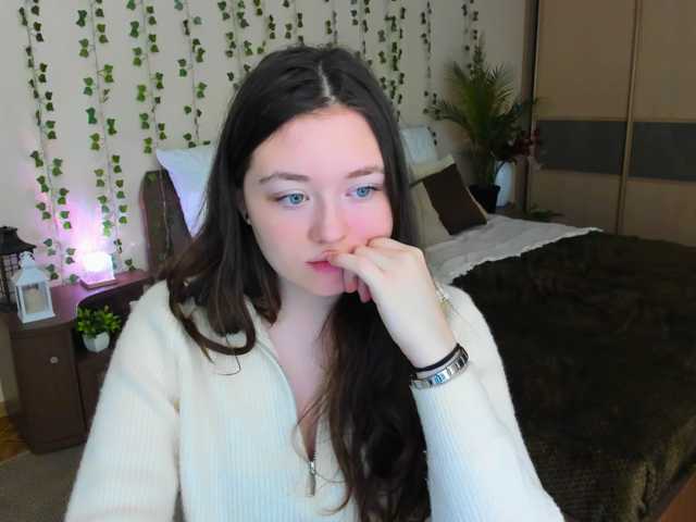 AlluringLookk live cam on BongaCams