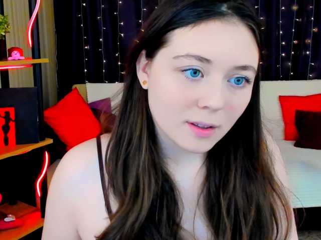 AlluringLookk live cam on BongaCams