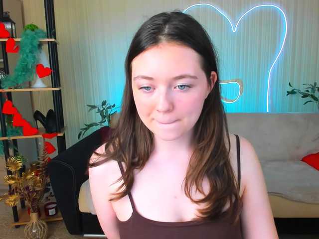 AlluringLookk live cam on BongaCams