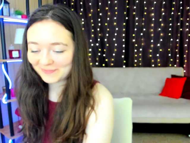 AlluringLookk live cam on BongaCams